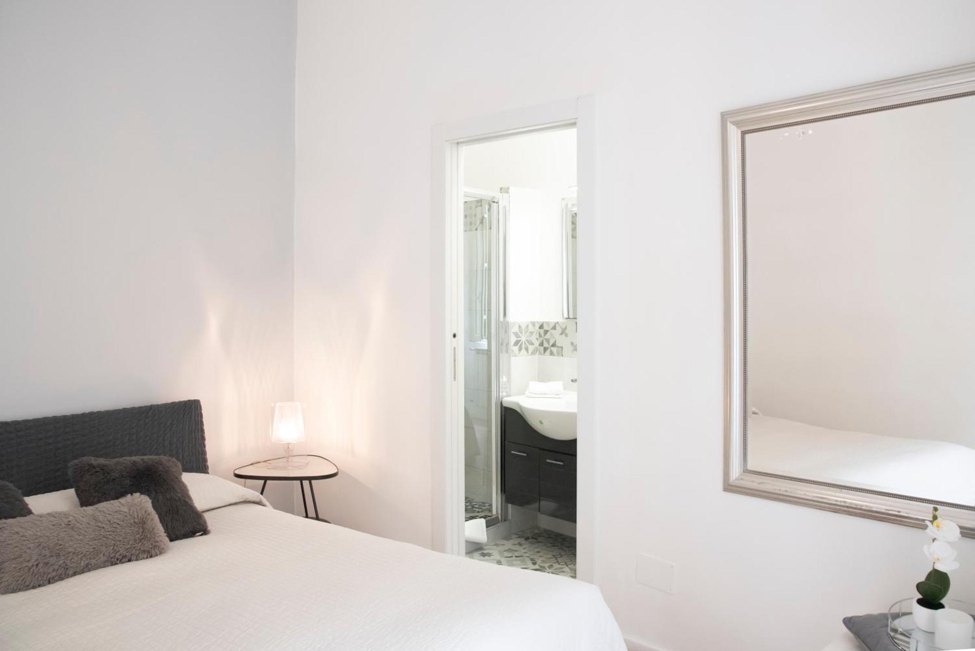 Santonofrio Apartments Рим Екстер'єр фото