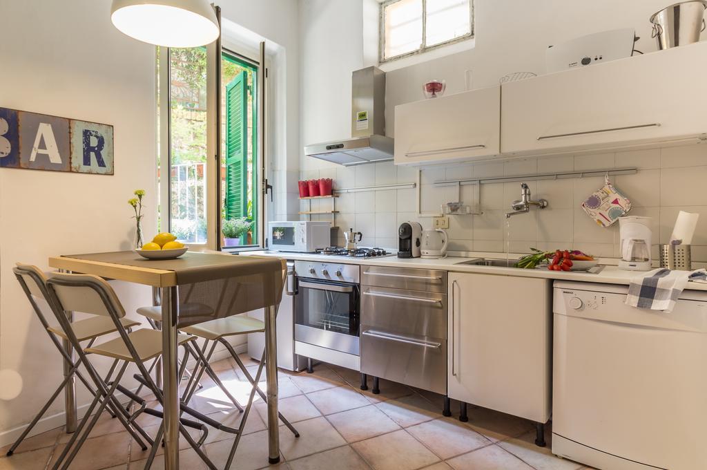 Santonofrio Apartments Рим Екстер'єр фото